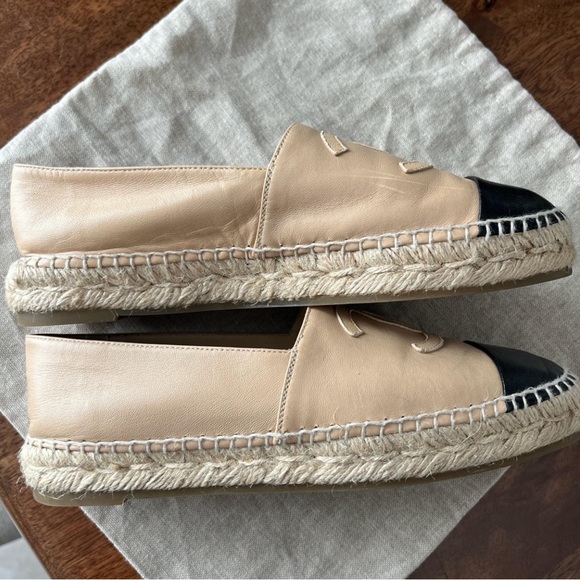 Authentic is coming with code (from real real) - Picture 2 of 2